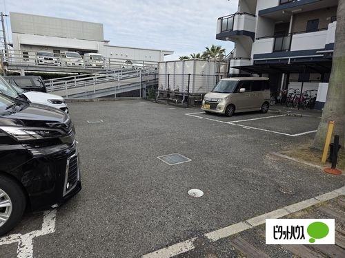 明石市林崎町マンション 駐車場