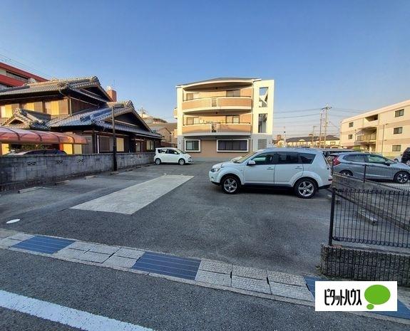 明石市小久保マンション 駐車場