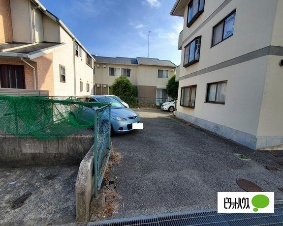 神戸市西区北別府マンション 駐車場