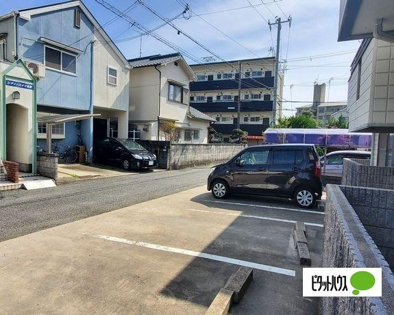 オネスティ１５（201） 駐車場