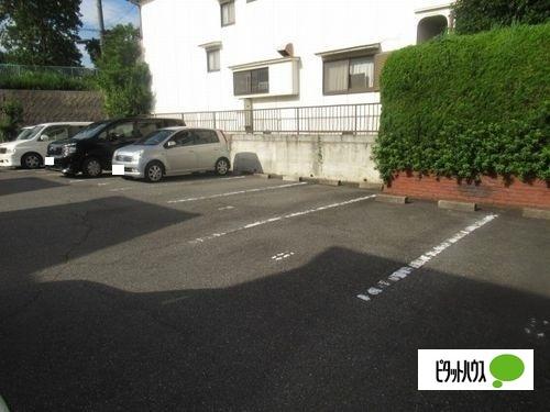 神戸市西区今寺テラスハウス 駐車場