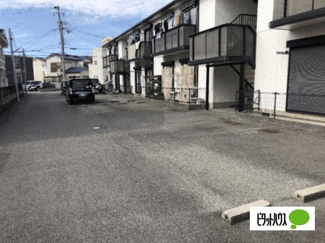 明石市和坂アパート 駐車場