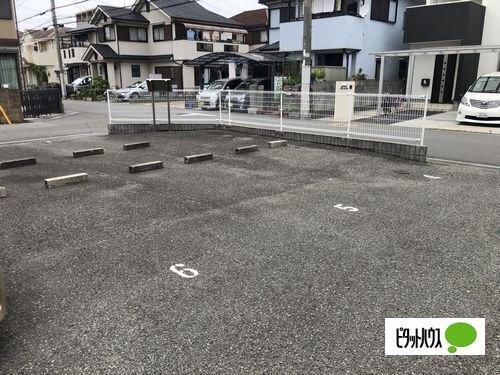 明石市魚住町住吉アパート 駐車場