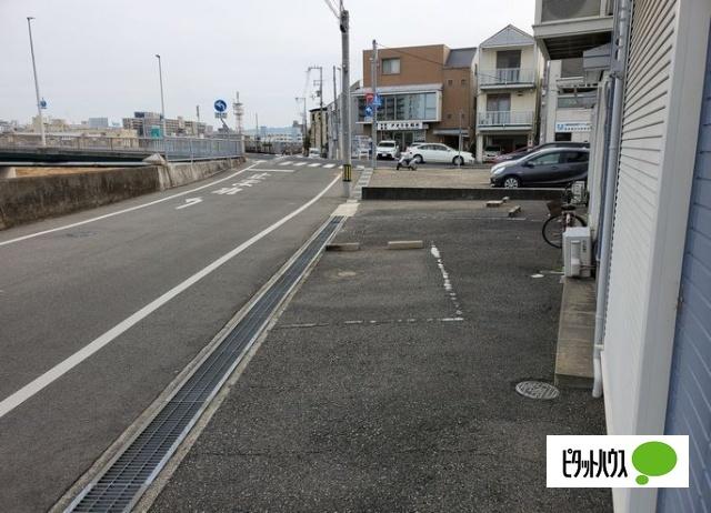 明石市西新町アパート 駐車場