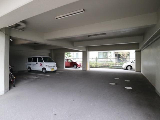 ブランベール大久保（303） 駐車場