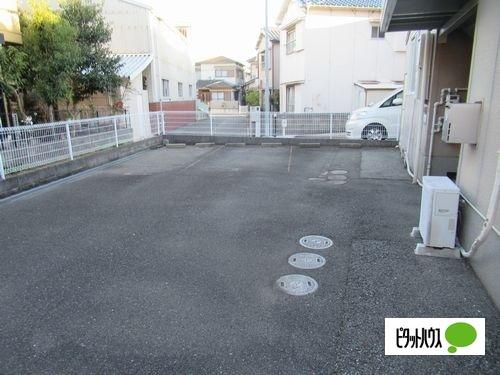 明石市太寺天王町アパート 駐車場