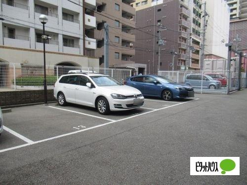 明石市東仲ノ町マンション 駐車場