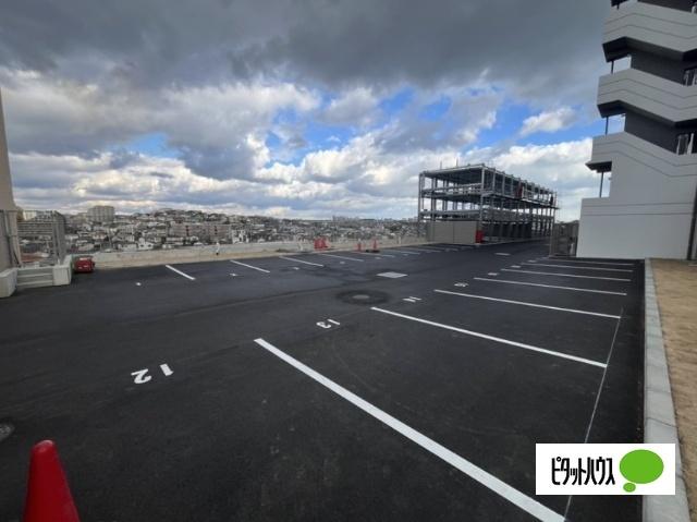 明石市東野町マンション 駐車場