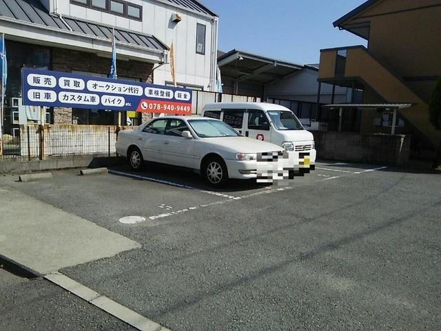 ヴィアーレ（101） 駐車場