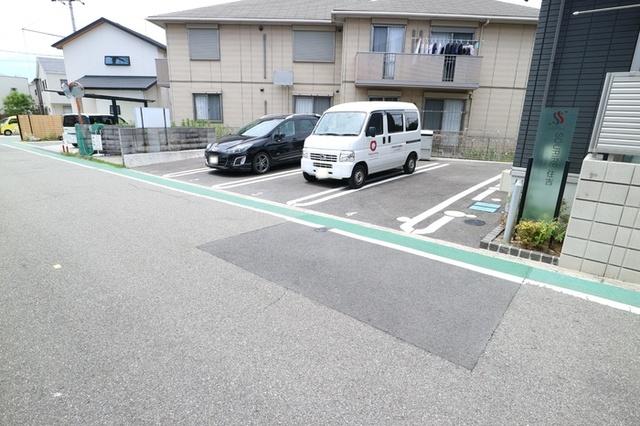 スーリール住吉（102） 駐車場