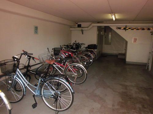 明石市西明石西町マンション 駐車場