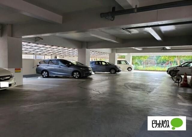 サンルミナス 駐車場