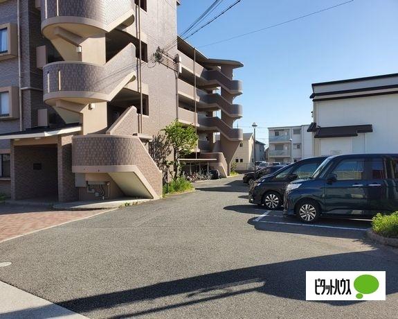 明石市大久保町谷八木マンション 駐車場