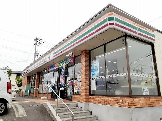 セブンイレブン大蔵谷インター店：400m