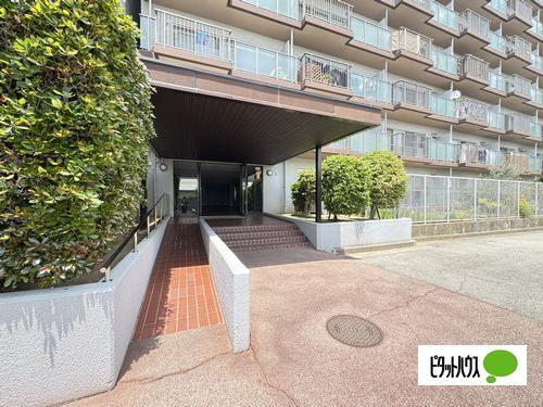 明石市茶園場町中古マンション エントランス