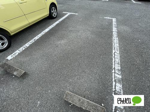 ピュアハイツ西明石 駐車場