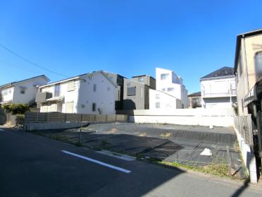 【「職＆育＆住」近接の「千早」エリア 高台＆閑静】南道路にて陽当たり良好です(C区画：右)。