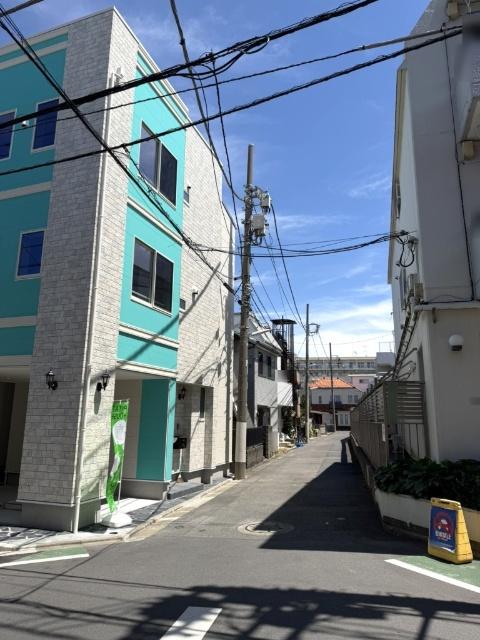 【練馬貫井3丁目 新築戸建】 前面道路含む現地写真