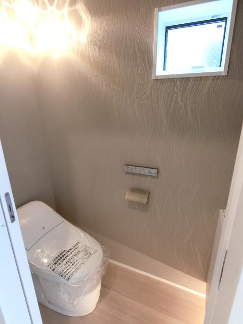 【西品川2丁目 新築戸建(A号棟)】 トイレ