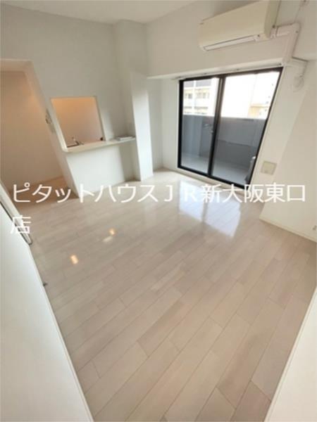 大阪市東淀川区東中島マンション リビング