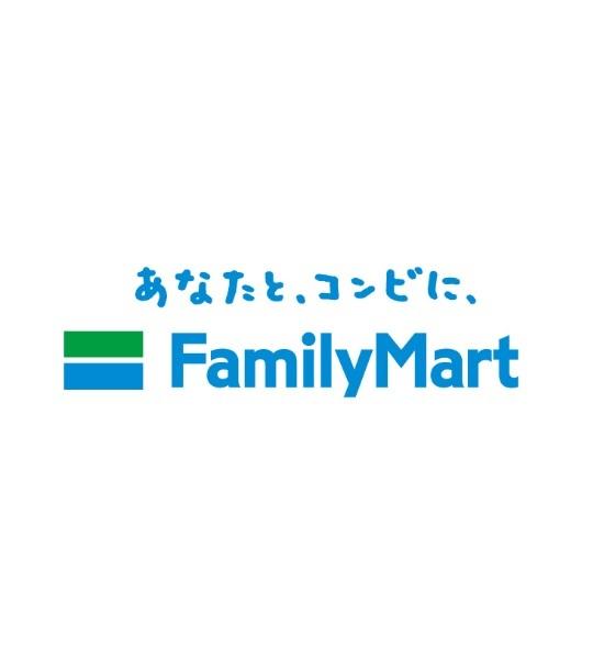 ファミリーマート：82m