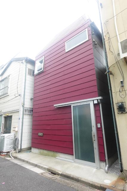 小村井駅より徒歩3分 築2年6ヶ月 3階建の賃貸物件