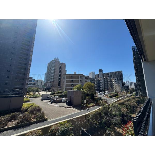 バルコニーより