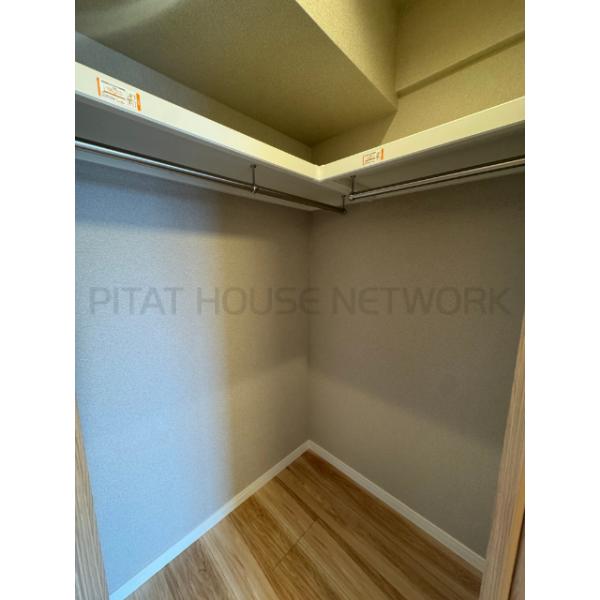 洋室2WIC(約4.8畳)