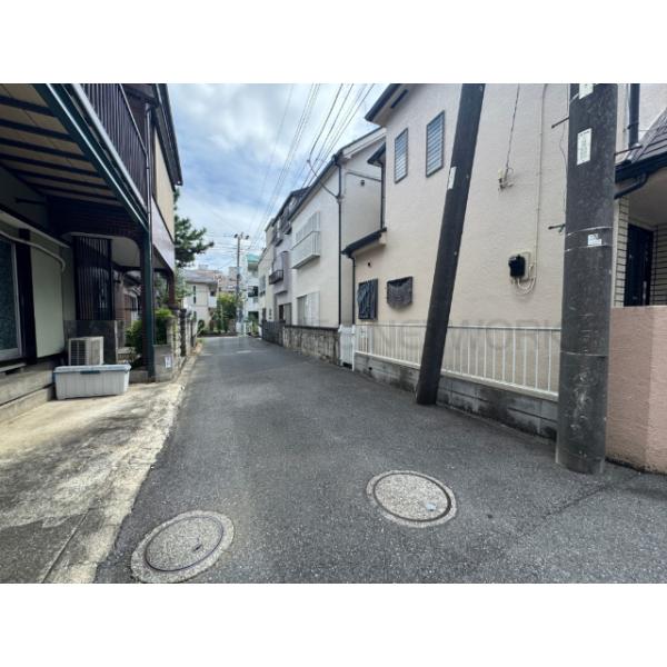 北東側前面道路