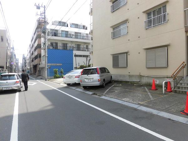 両国スカイハイツ 駐車場