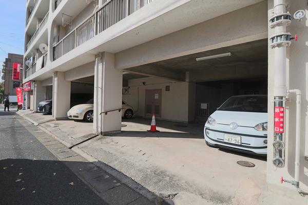 三東第五マンション 駐車場