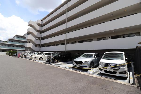 ローレルコート新小岩 駐車場