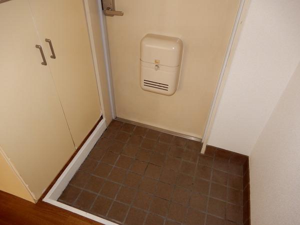 サンコート中之島（203） 玄関