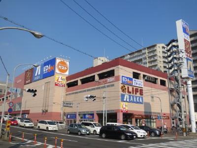 ライフ西代店：312m