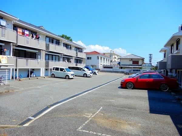ガーデン・スマ 駐車場