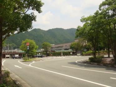 篠山口駅(JR　福知山線)：640m