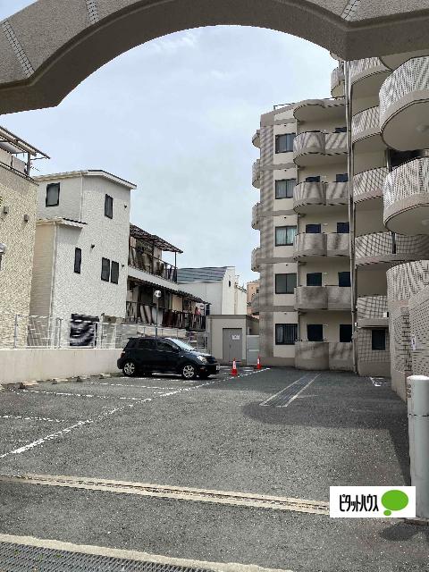 神戸市東灘区本山南町マンション 駐車場
