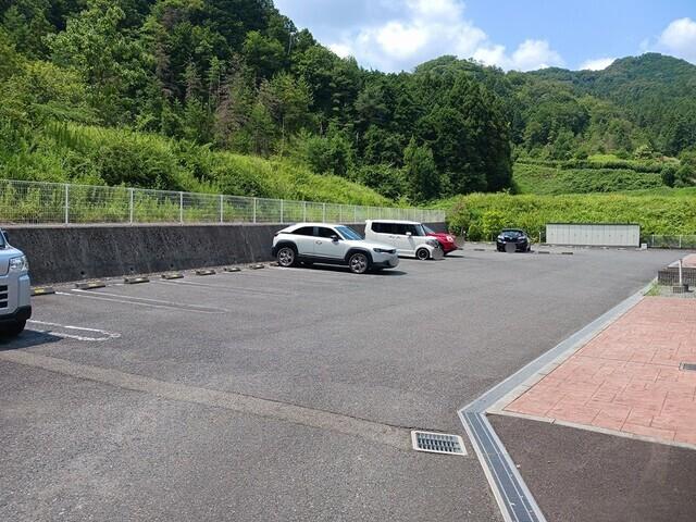 メゾン・城ノ下Ａ（102） 駐車場