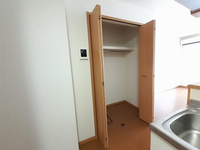メゾン　ジェルメ（102） 収納