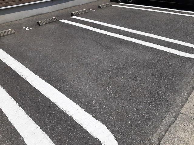 メゾン　ジェルメ（102） 駐車場