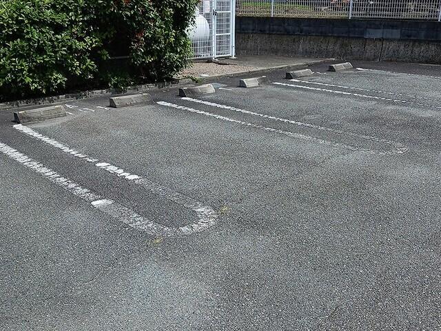 メゾンプラースⅠ（101） 駐車場