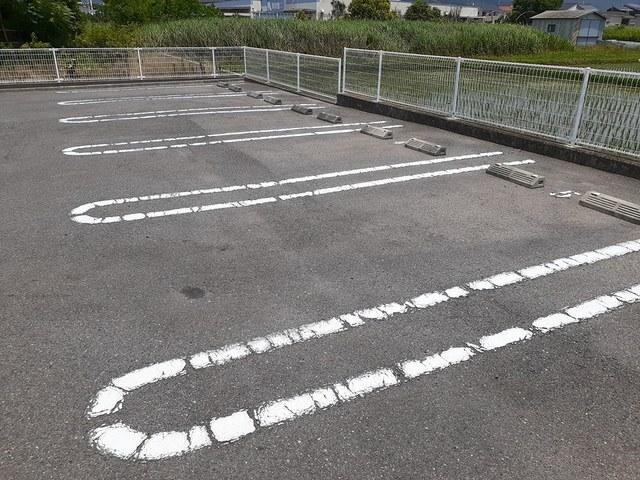 トゥルーブルー赤穂（102） 駐車場