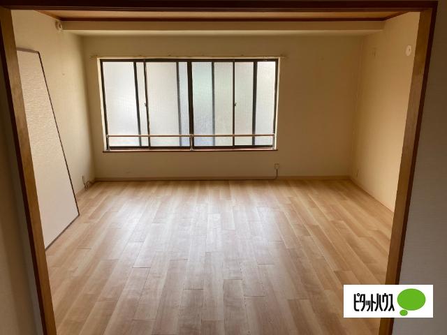 駒ケ林町4丁目貸家（1） リビング