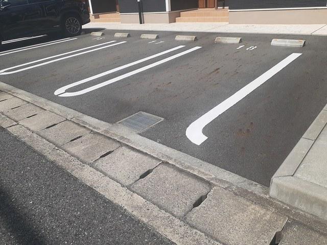 ラボールⅡ（102） 駐車場