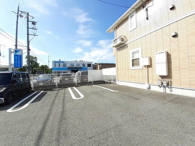モア　エトワ−ル（203） 駐車場