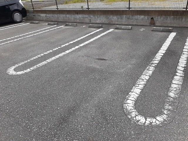 グラース・アンジュＡ（204） 駐車場