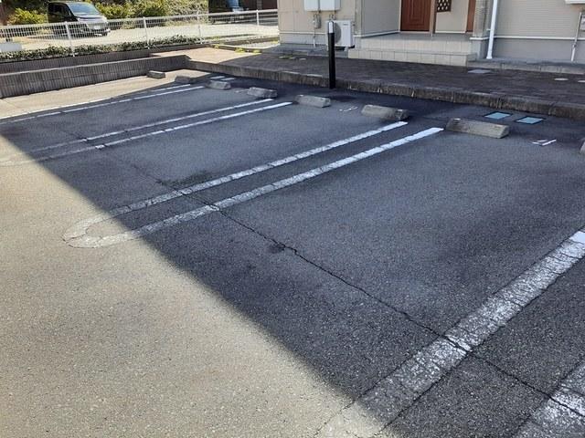 アンジュ（103） 駐車場