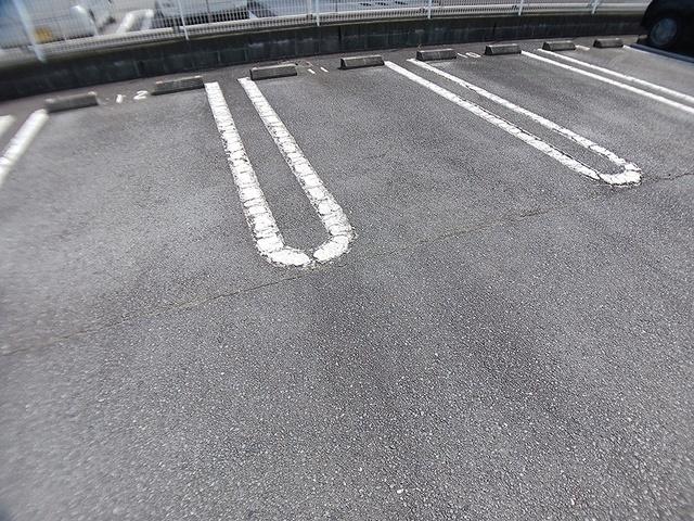 ソレアードⅡ（103） 駐車場