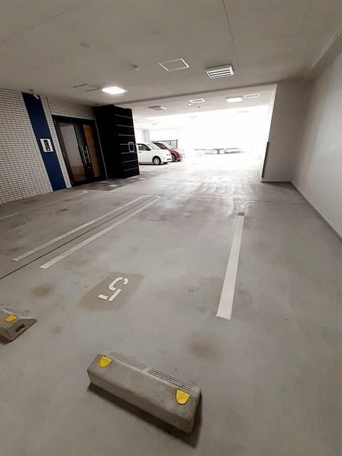 プランドール　コート神戸（504） 駐車場