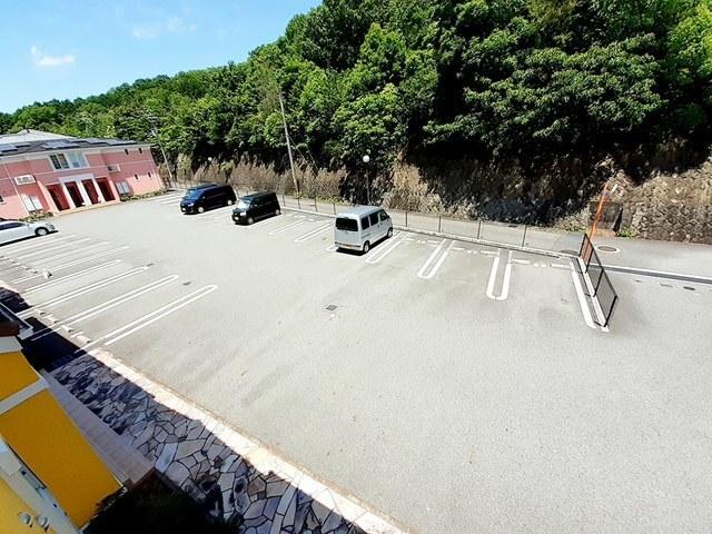 クラッセ壱番館（203） 駐車場